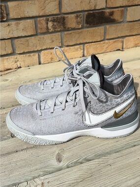 LBJ Nike LeBron XX Gray Athletic Sneakers with White and Gold Swoosh, size M13